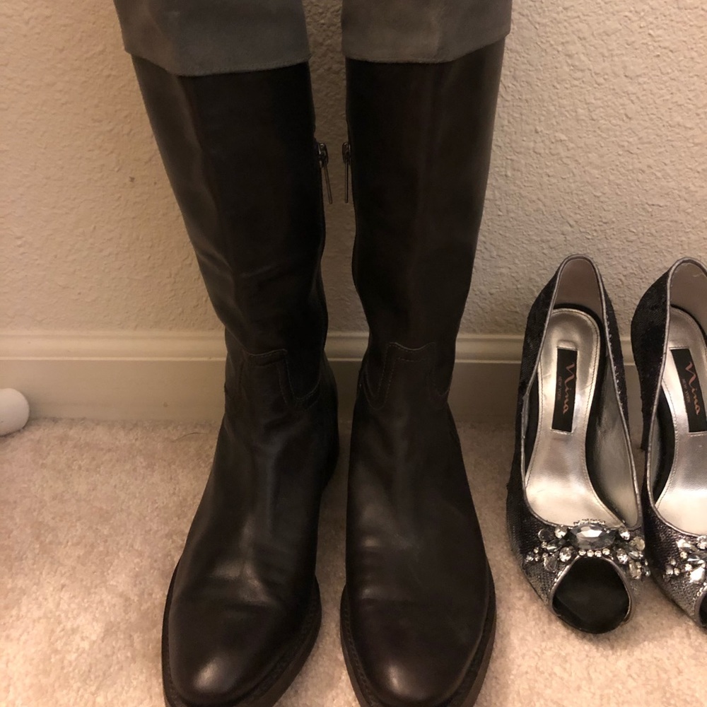 Kenneth Cole leather boots with grey suede